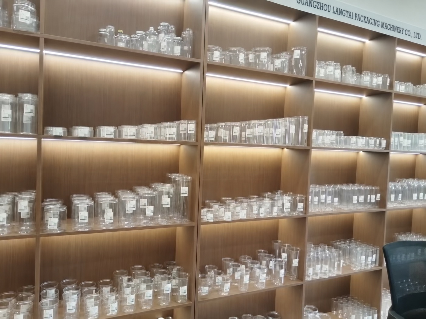 Clear cup and can samples displayed at Langtai