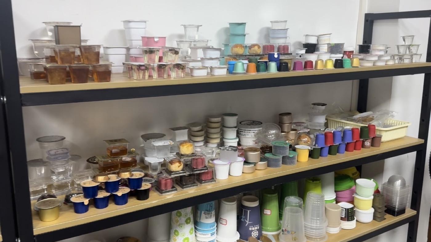 Sealed customer sample formats displayed at Langtai